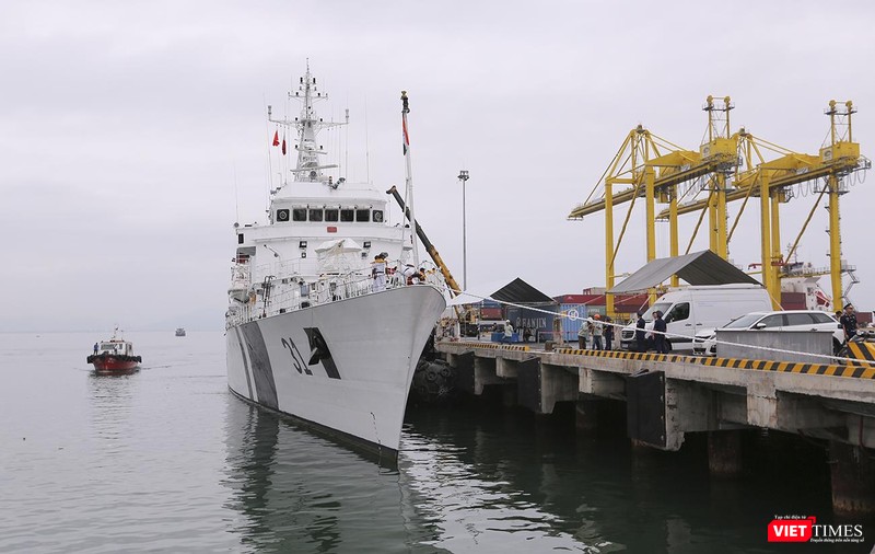 Sáng ngày 1/4, tàu ICGS VIJIT, cùng 140 sỹ quan thủy thủ thuộc Lực lượng Bảo vệ bờ biển Ấn Độ đã cập Cảng Tiên Sa, chính thức chuyến thăm hữu nghị Đà Nẵng trong 4 ngày.