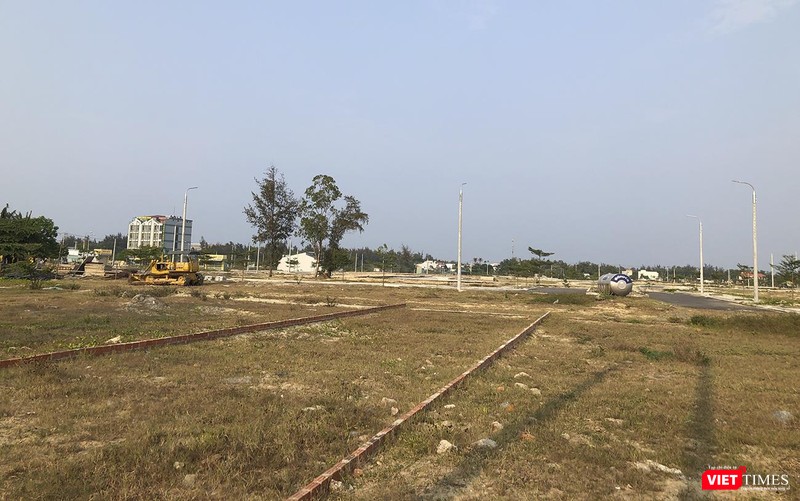 Toàn tỉnh Quảng Nam có 144 dự án khu đô thị mới và 4 dự án BT. Trong đó, tại Khu đô thị Điện Nam-Điện Ngọc có đến 79 dự án, riêng Bách Đạt và Bách Đạt An có đến 17 dự án