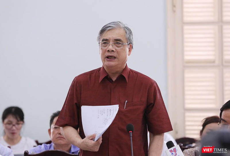 PGS.TS Trần Đình Thiên - nguyên Viện trưởng Viện Kinh tế Việt Nam phát biểu tại Hội nghị phản biện