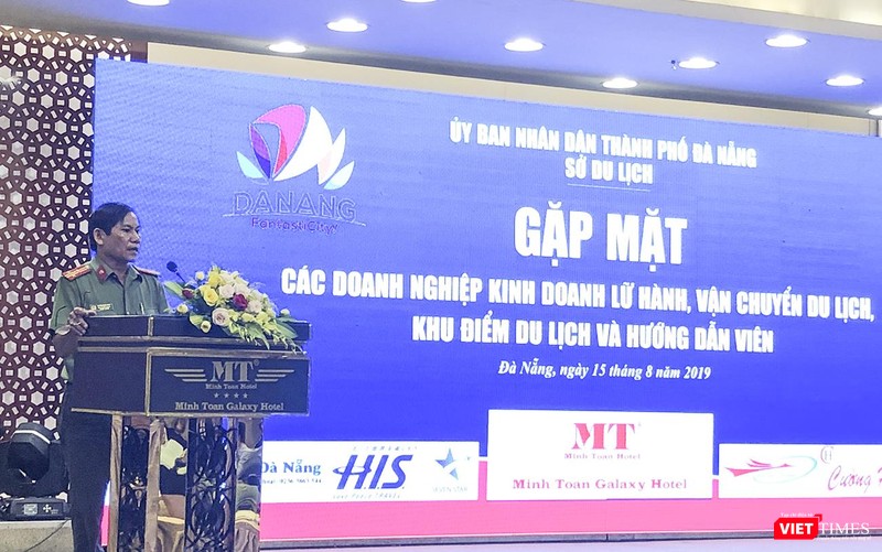 Thượng tá Huỳnh Đức Ngô, Phó trưởng phòng Phòng Quản lý xuất nhập cảnh-Công an TP Đà Nẵng cảnh báo hệ lụy từ du khách nước ngoài nhập cảnh với động cơ thiếu minh bạch