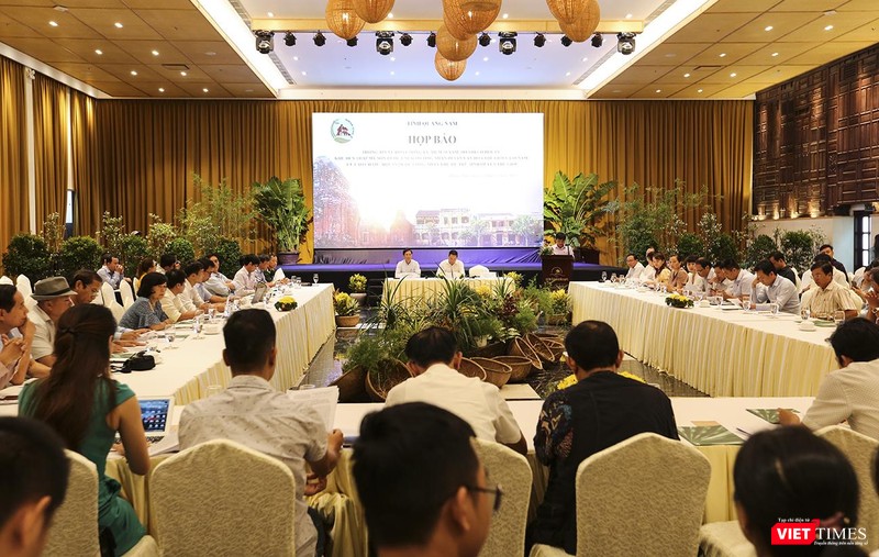 Quang cảnh buổi họp báo chương trình kỷ niệm 20 năm ngày Đô thị cổ Hội An và Khu đền tháp Mỹ Sơn được UNESCO công nhận di sản thế giới và 10 năm Cù Lao Chàm (Hội An) được công nhận khu Dự trữ sinh quyển thế giới diễn ra sáng 21/8