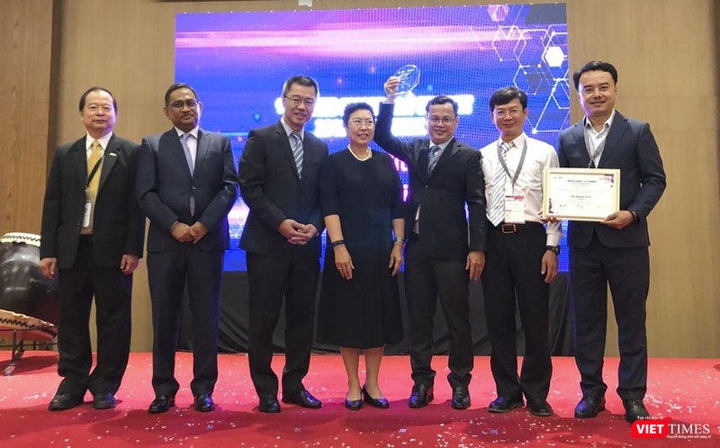 Đại diện TP Đà Nẵng tại lễ trao Giải thưởng "ASOCIO Smart city 2019”.