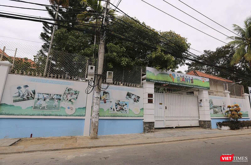 Trường Mầm non Quốc tế Little Giants, có vốn sở hữu nước ngoài, sử dụng chương trình giảng dạy tiếng Anh trong độ tuổi từ 2-6