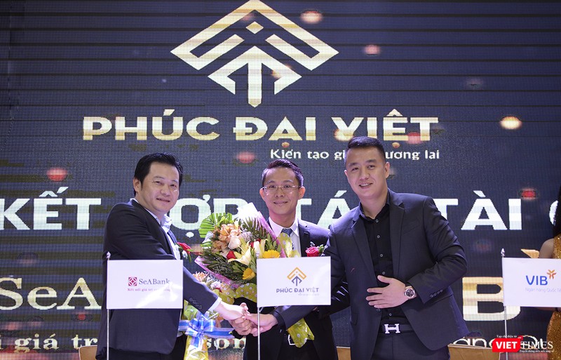 Đại diện ngân hàng và đơn vị phát triển ký kết gói tín dụng dành cho khách hàng mua sản phẩm tại Sunshine Luxury