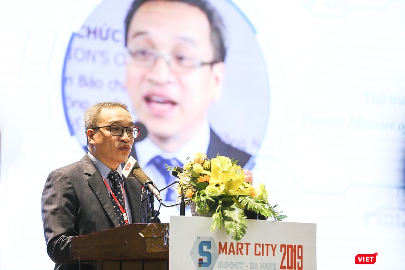 Ông Phan Tâm - Thứ trưởng Bộ TT&TT - phát biểu tại phiên khai mạc hội nghị thượng đỉnh TP thông minh 2019
