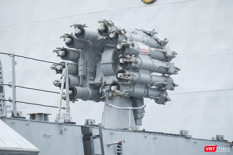 Cận cảnh pháo điện tử