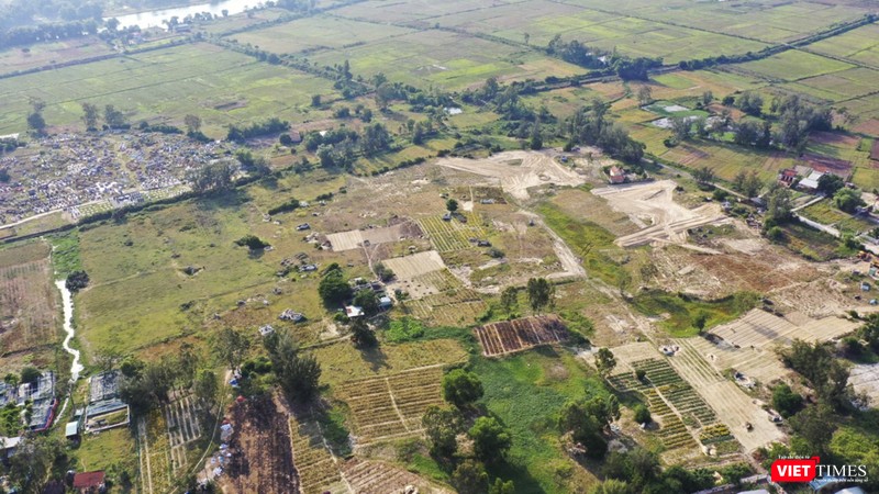 Hiện trạng Dự án Khu dân cư mới 2A - Pride City (phường Điện Ngọc, TX Điện Bàn, tỉnh Quảng Nam) vẫn là ruộng hoa màu và nghĩa địa của người dân địa phương Hiện trạng Dự án Khu dân cư mới 2A - Pride City (phường Điện Ngọc, TX Điện Bàn, tỉnh Quảng Nam) vẫn là ruộng hoa màu và nghĩa địa của người dân địa phương