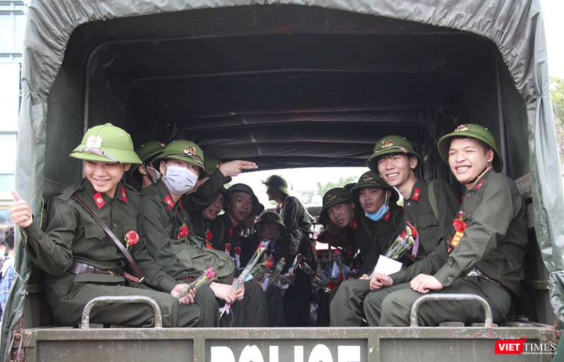 Nụ cười tân binh