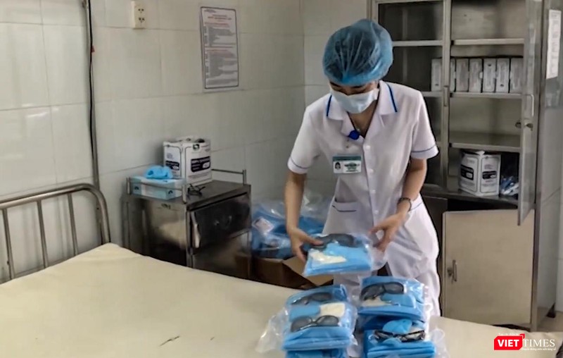 Đà Nẵng chuẩn bị khoàng 100.000 bộ quần áo bảo hộ để sẵn sàng phòng chống dịch