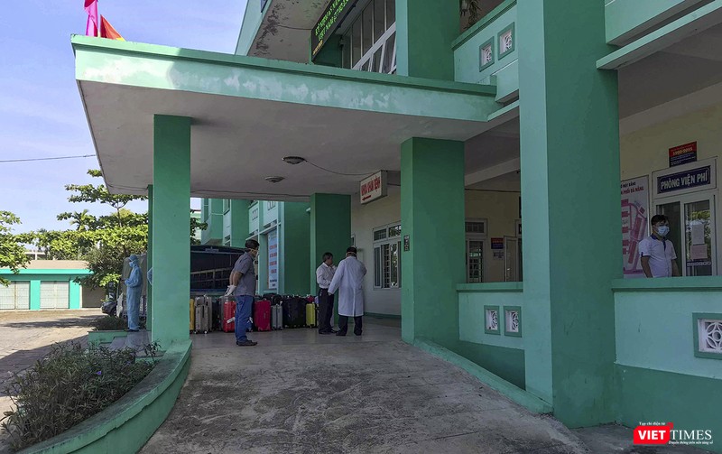 Bệnh viện Phổi Đà Nẵng làm thủ tục tiếp nhận hành khách người Hàn Quốc