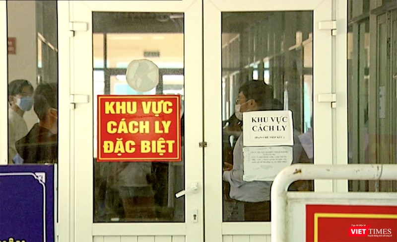 Hành khách Việt Nam đi cùng đoàn Hàn Quốc từ TP Daegu đến Đà Nẵng bị sốt hôm 24/2 đã được điều trị hết sốt, và đang tiếp tục được điều trị cách ly và theo dõi tại bệnh viện Phổi Đà Nẵng Hành khách Việt Nam đi cùng đoàn Hàn Quốc từ TP Daegu đến Đà Nẵng bị sốt hôm 24/2 đã được điều trị hết sốt, và đang tiếp tục được điều trị cách ly và theo dõi tại bệnh viện Phổi Đà Nẵng