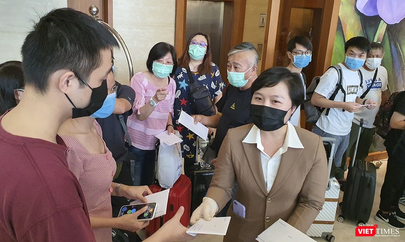 Phát giấy chứng nhận