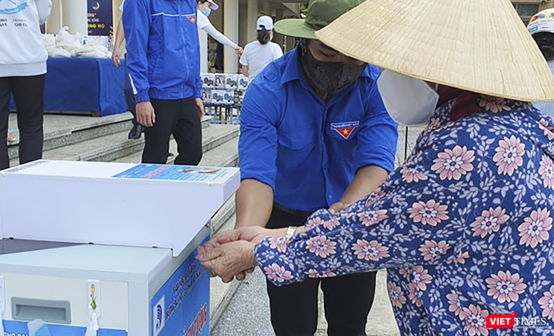 Khử trùng trước khi nhận gạo