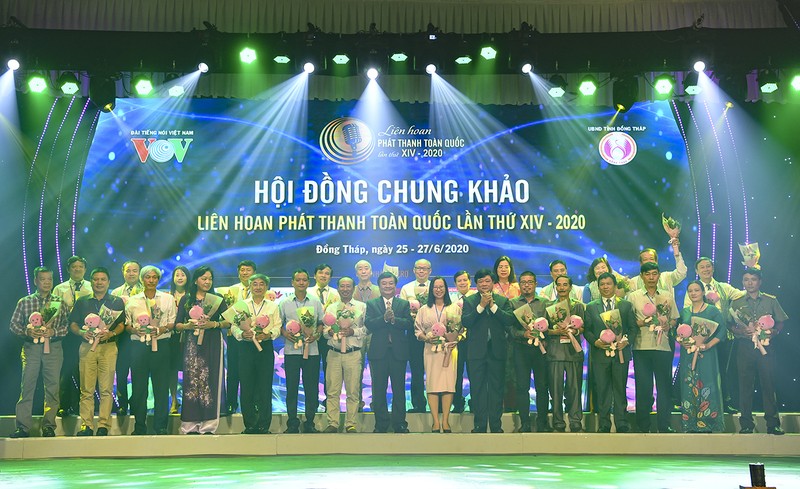 Ban Giám khảo Liên hoan Phát thanh toàn quốc lần thứ XIV. Ảnh: VGP/Lê Sơn