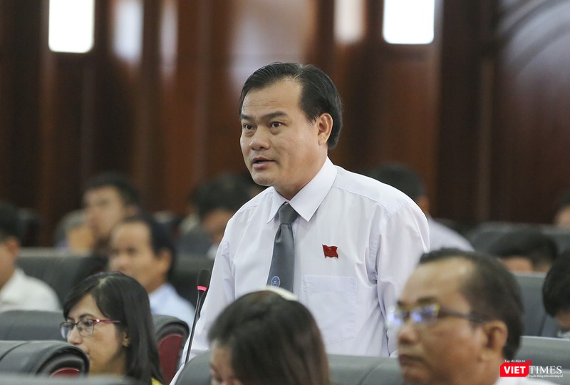 Đại biểu Trần Tuấn Lợi phát biểu tại phiên thảo luận tại hội trường diễn ra chiều ngày 7/7.