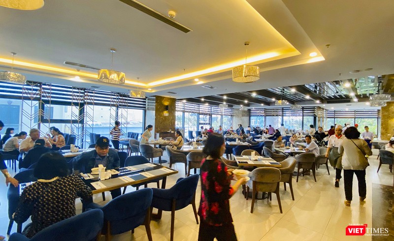 Du khách lưu trú sử dung điểm tâm tại khách sạn trên địa bàn Đà Nẵng