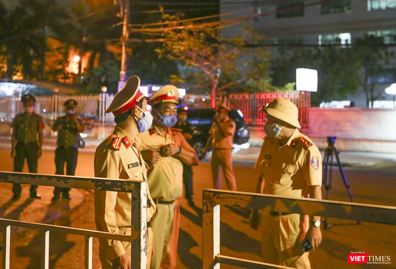 Lực lượng CSGT lên phương án chốt chặn các điểm giao thông Lực lượng CSGT lên phương án chốt chặn các điểm giao thông