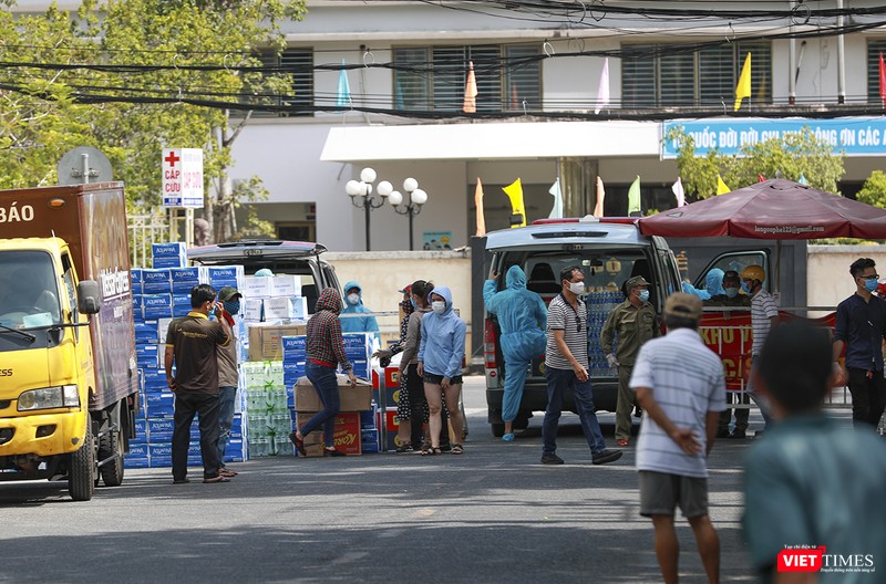 Phát hiện 33 người ở TP. HCM có triệu chứng về đường hô hấp đều về từ Đà Nẵng ảnh 7 Clip: Nghĩa tình người Đà Nẵng dành cho các bác sĩ trên tuyến đầu chống dịch COVID-19