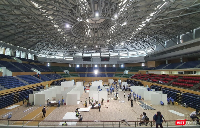 Với tổng diện tích hơn 94.000m2, trong đó 10.482m2, Cung Thể thao Tiên Sơn có thể xây dựng quy mô bệnh viện dã chiến lên đến 1.500 giường bệnh, cùng các thiết bị y tế tiêu chuẩn. Với tổng diện tích hơn 94.000m2, trong đó 10.482m2, Cung Thể thao Tiên Sơn có thể xây dựng quy mô bệnh viện dã chiến lên đến 1.500 giường bệnh, cùng các thiết bị y tế tiêu chuẩn.