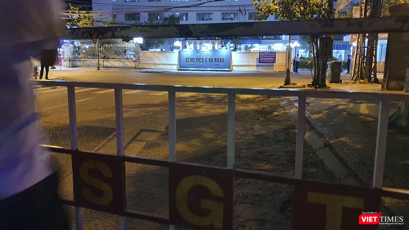 Tuy nhiên, hệ thống rào chắn bên ngoài vẫn được giữ