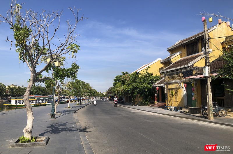 Đường Bạch Đằng một sáng chủ nhật , sau khi "cơn bão COVID-19" đi qua