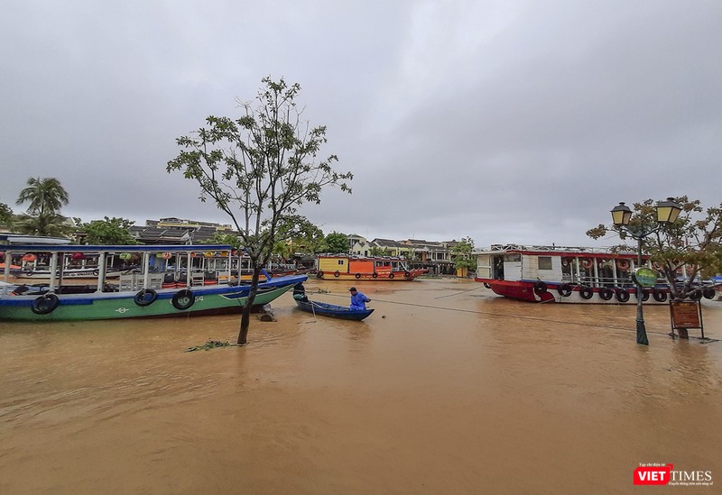Sông Hoài mùa lũ