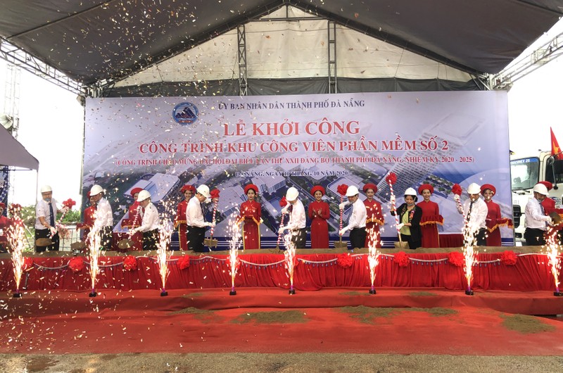 Quang cảnh lễ khởi công Quang cảnh lễ khởi công