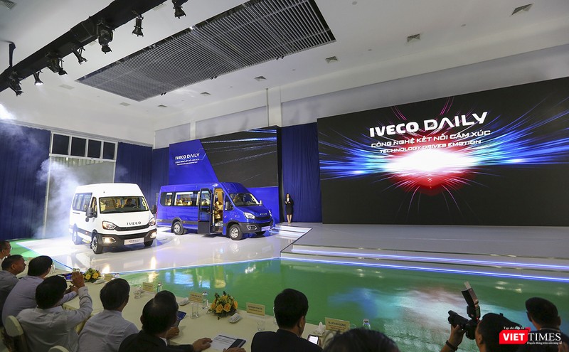 Quang cảnh buổi ra mắt xe Mini Bus IVECO Daily Quang cảnh buổi ra mắt xe Mini Bus IVECO Daily