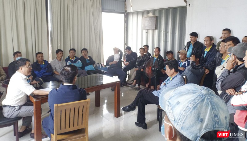 Các tài xế, phụ xe tại buổi đình công đòi quyền lợi Các tài xế, phụ xe tại buổi đình công đòi quyền lợi