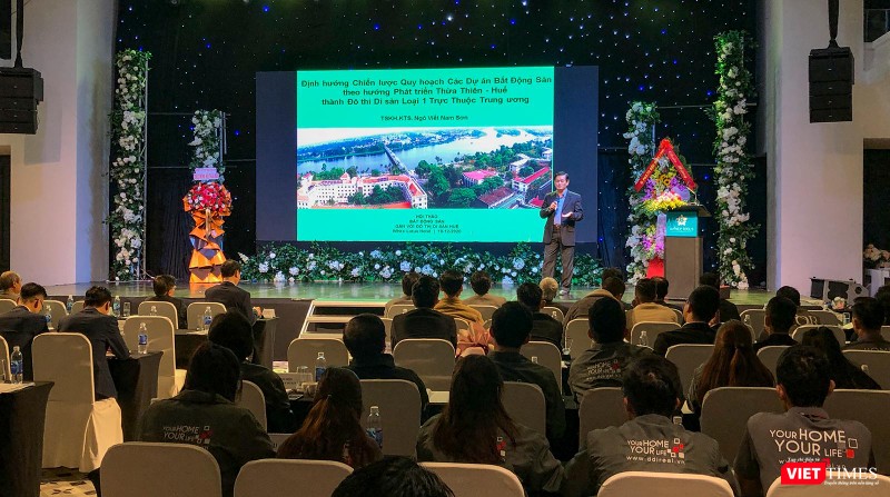 Các chuyên gia trình bày tham luận tại sự kiện