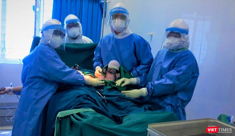 Sản phụ mắc COVID-19 được mổ đẻ thành công tại bệnh viện