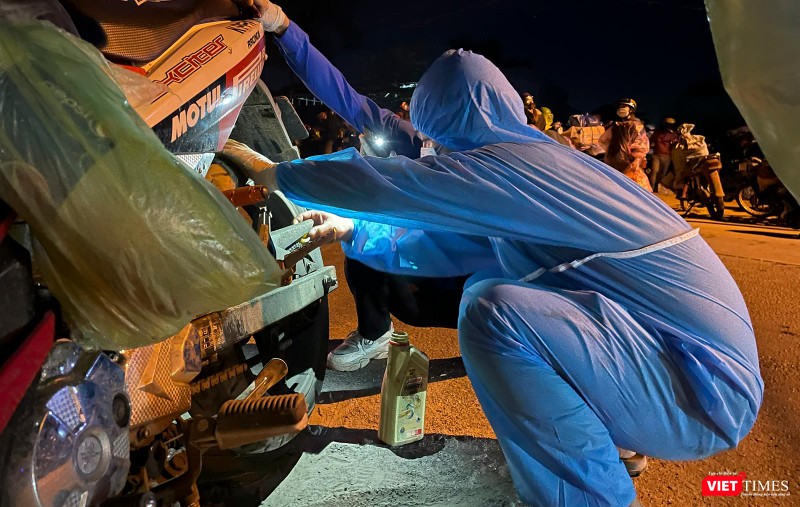 Thay dầu máy, tăng xích...