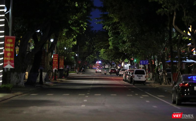 Đường Trần Phú dần vắng người Đường Trần Phú dần vắng người