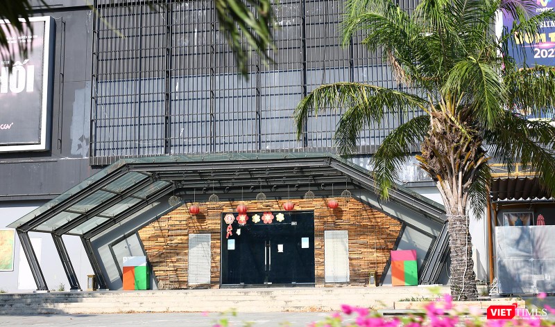 Rạp chiếu phim cũng chung cảnh