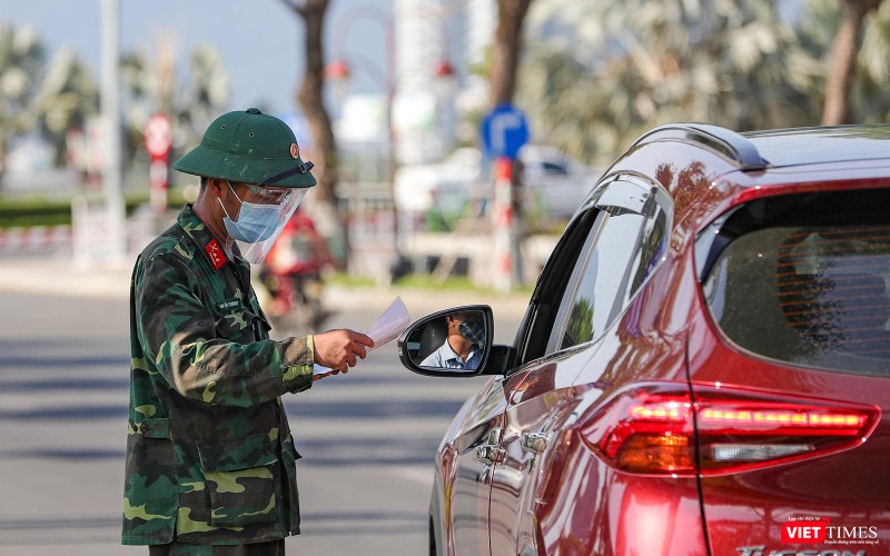 Cả lực lượng quân đội cũng được huy động trong "cuộc chiến" chống COVID-19 này