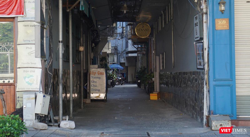 Một con hẽm trên đường Trần Phú vắng bóng người