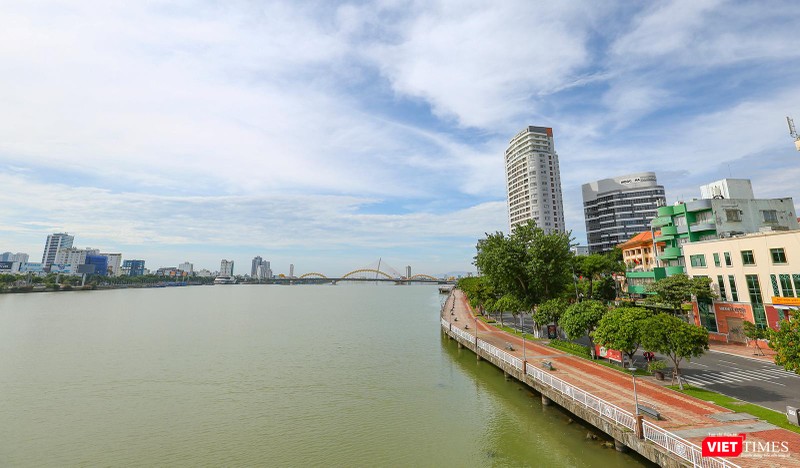 Sông Hàn lặng lẽ