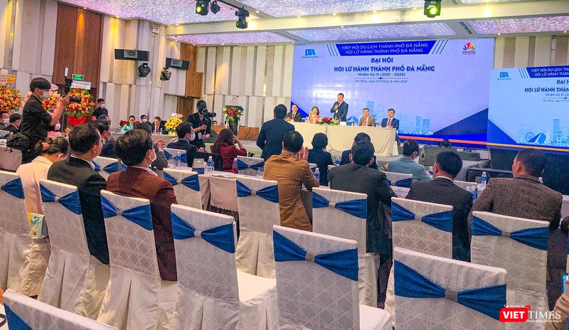 Chiều ngày 3/12, Hội các doanh nghiệp lữ hành TP Đà Nẵng tổ chức đại hội và họp bàn khôi phục du lịch trở lại sau dịch COVID-19