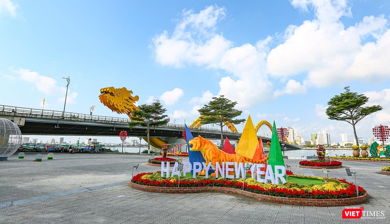 Phân đoạn Long - Hổ hội, (phía Bắc đầu Cầu Rồng, quận Sơn Trà)