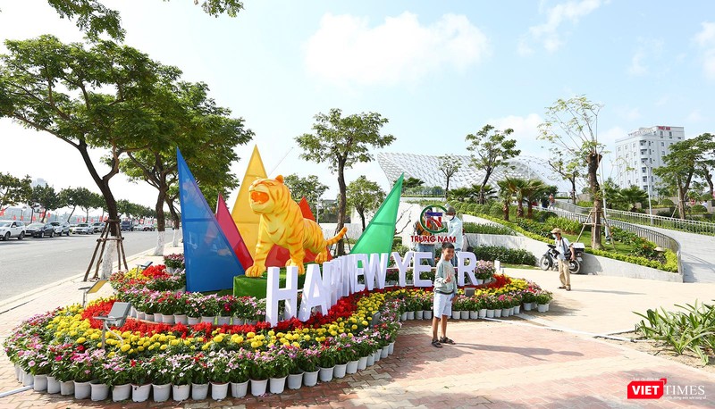 Tại Công viên APEC