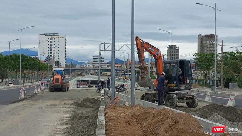 Hầm dẫn phía Tây cầu Trần Thị Lý trong giai đoạn hoàn thiện