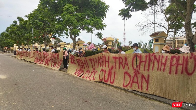 Một vụ tập trung đông người liên quan đến vụ án bẻ kèo hợp đồng môi giới BĐS giữa Bách Đạt An và Hoàng Nhất Nam