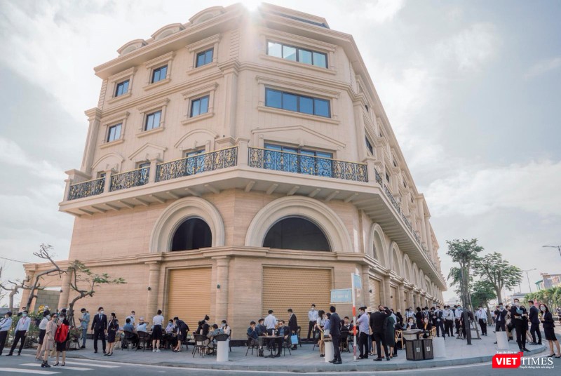 Vẻ đẹp như một khu phố Paris của Regal Maison Phu Yen mang đến thần thái sang trọng khác biệt cho bất kỳ một thương hiệu nào lựa chọn khởi đầu kinh doanh tại đây.