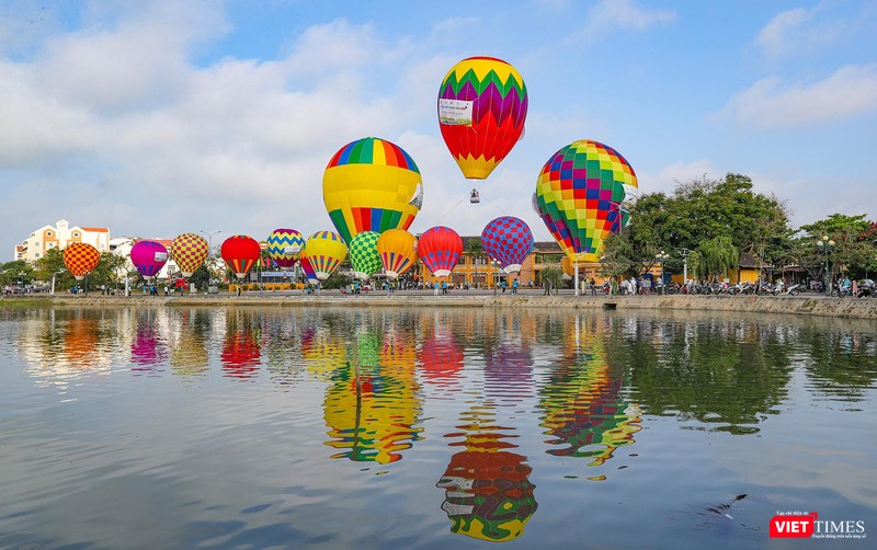 Sự kiện sẽ kéo dài đến hết ngày 25/3 với màn "thả đèn trời "vào tối cùng ngày