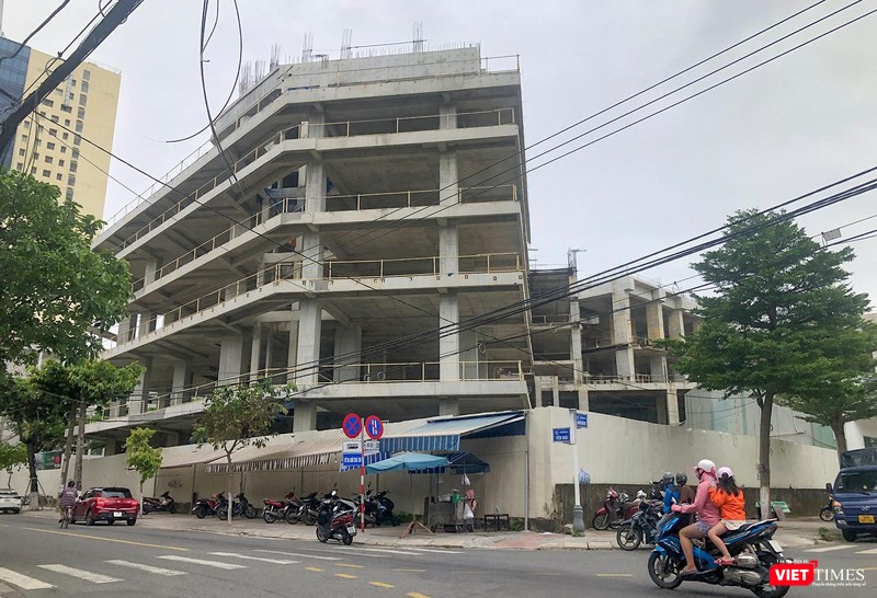 Hiện trạng Dự án Golden Square do Công ty CP địa ốc Đông Á làm chủ đầu tư tại lô đất 4 mặt tiền đường Nguyễn Thái Học-Nguyễn Chí Thanh-Phạm Hồng Thái-Yên Báy (quận Hải Châu, TP Đà Nẵng) Hiện trạng Dự án Golden Square do Công ty CP địa ốc Đông Á làm chủ đầu tư tại lô đất 4 mặt tiền đường Nguyễn Thái Học-Nguyễn Chí Thanh-Phạm Hồng Thái-Yên Báy (quận Hải Châu, TP Đà Nẵng)