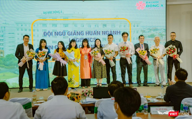 Ra mắt ban giảng huấn ngành logistics và quản lý chuỗi cung ứng - ĐH Đông Á gồm các chuyên gia logistics, lãnh đạo doanh nghiệp