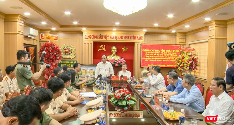 Chủ tịch nước Nguyễn Xuân Phúc phát biểu tại chuyến thăm Phòng Cảnh vệ miền Trung (Bộ Tư lệnh Cảnh vệ) đóng tại Đà Nẵng nhân kỷ niệm 5 năm ngày thành đơn vị