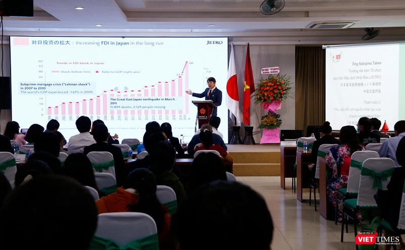 Ông Nakajima Takeo - Trưởng đại diện Tổ chức xúc tiến Mậu dịch Nhật Bản (JETRO) tchia sẻ những yêu cầu đối với nguồn nhân lực của doanh nghiệp Nhật Bản
