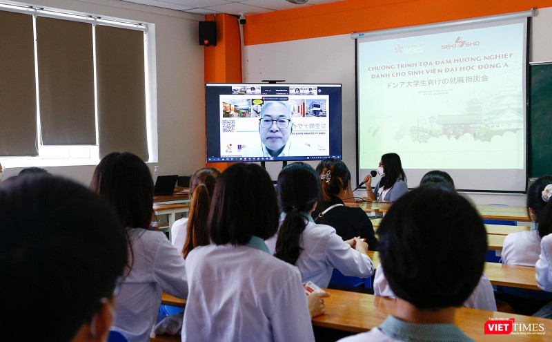 Một phiên phỏng vấn tuyển dụng trực tuyến