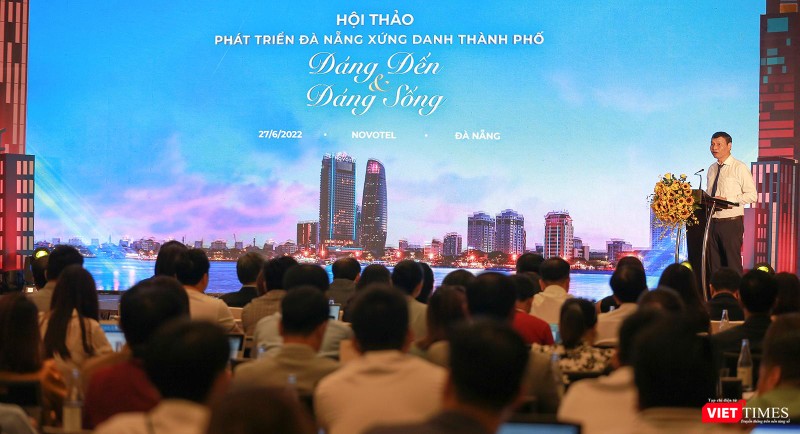 Ông Hồ Kỳ Minh-Phó Chủ tịch Thường trực UBND TP Đà Nẵng - phát biểu tại hội thảo.